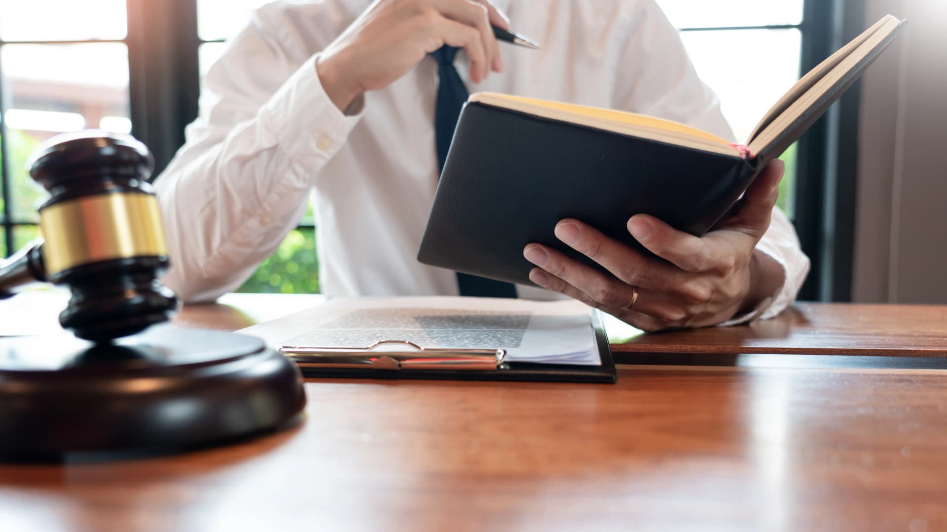 기업전문변호사의 영업정지처분 취소 위한 주장